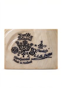 Antique Porcelain Collectible Kindle eBook by Classic Reads – 47‑Page-0